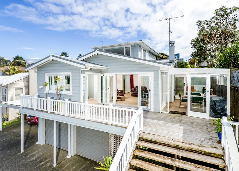 1/41 Channel View Road, Campbells Bay, Auckland - Carousel 1