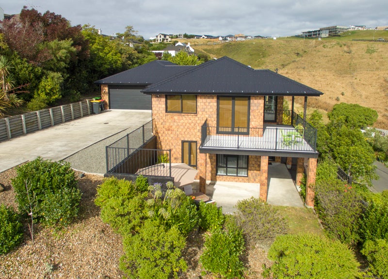 3 Sedbergh Place, Westmorland, Christchurch - Carousel 1