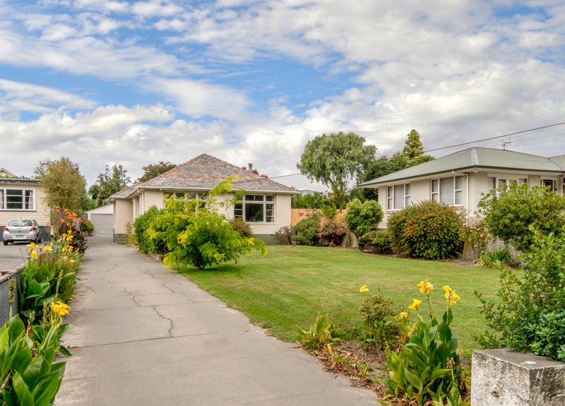 20 Riverlaw Terrace, Saint Martins, Christchurch - Carousel 1