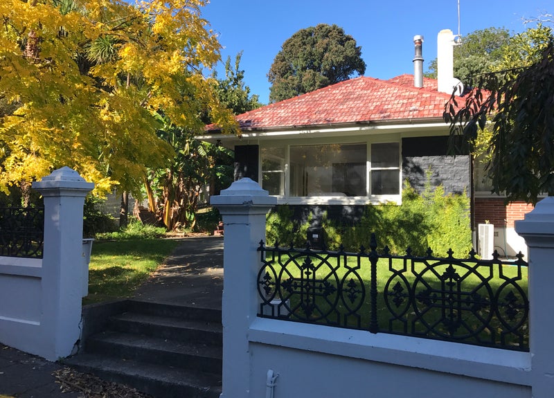 15A Cameron Road, Bluff Hill, Napier - Carousel 1
