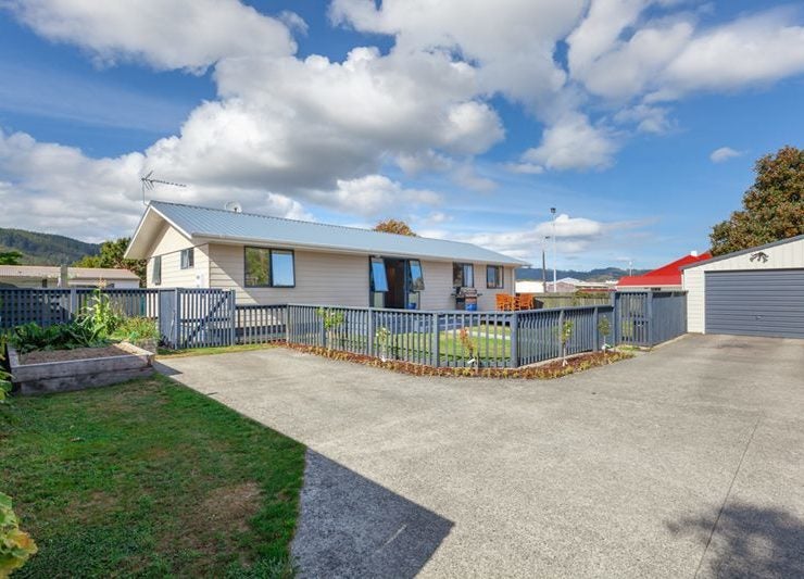 6A McHardie Street, Trentham, Upper Hutt - Carousel 1