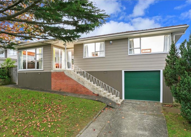 6 Cassia Place, Sunnynook, Auckland - Carousel 1