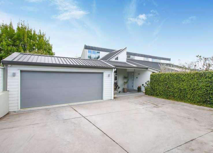 14B Sunnyhill Crescent, Sunnyhills, Auckland - Carousel 1