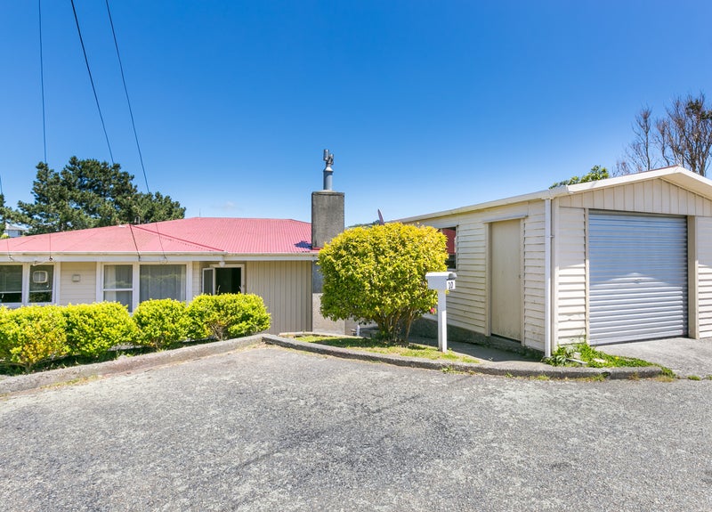 10 Tania Way, Paparangi, Wellington - Carousel 1