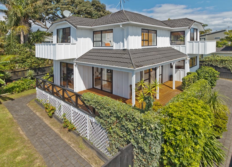 2/72 Beresford Street, Bayswater, Auckland - Carousel 1