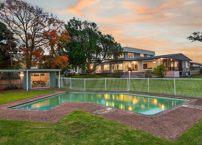 80 Sandspit Road, Shelly Park, Auckland - Carousel 1