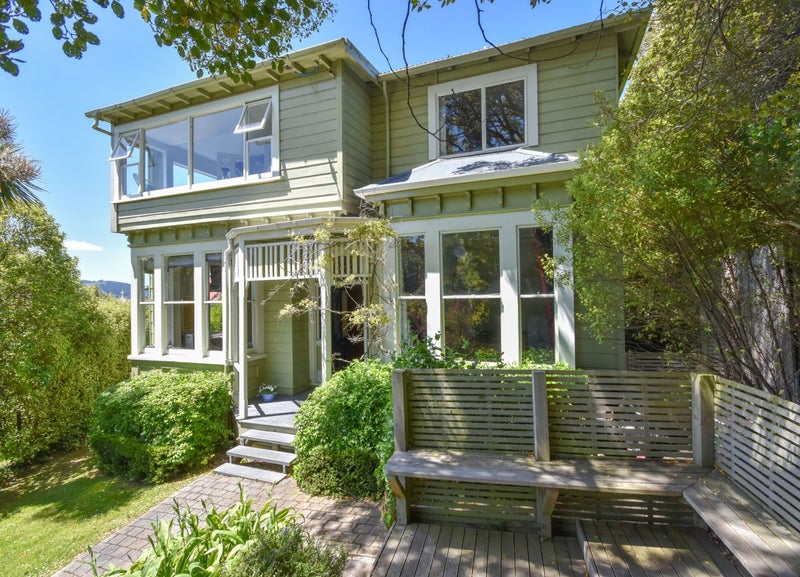 14 Strathmore Crescent, Roslyn, Dunedin - Carousel 1