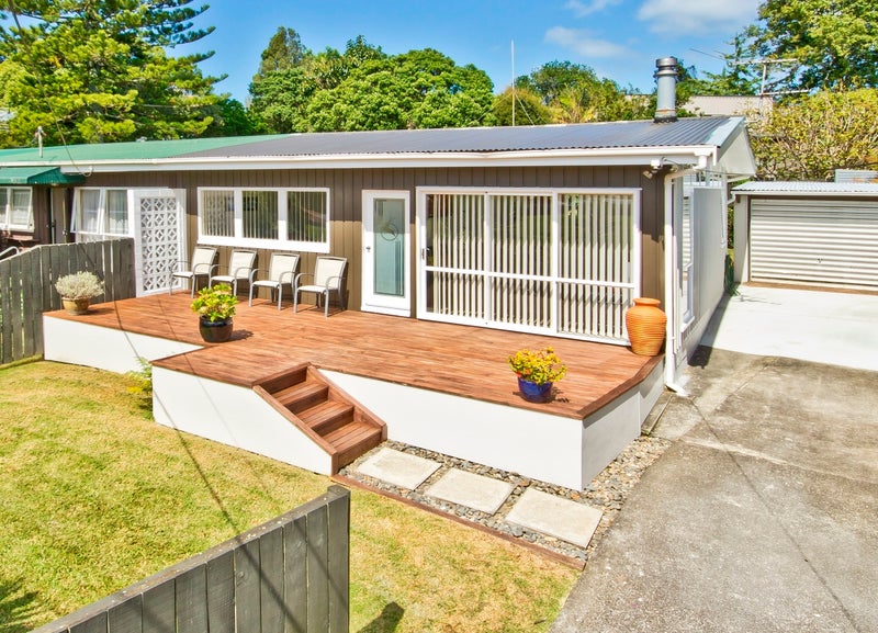 3/58 Cliff View Drive, Green Bay, Auckland - Carousel 1