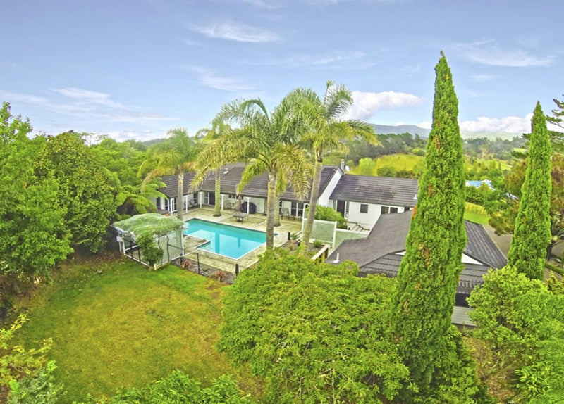 174 Candia Road, Henderson Valley, Auckland - Carousel 1