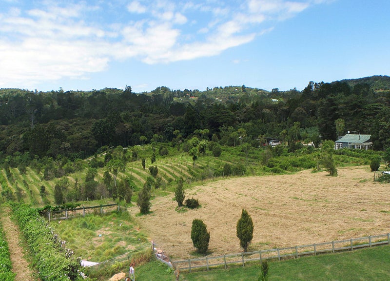 172 PARKER RD, Oratia, Auckland - Carousel 1