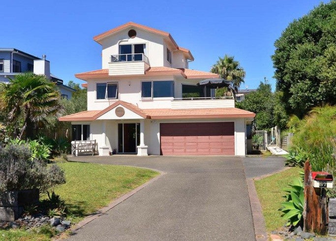 87 Pacific Parade, Army Bay, Auckland - Carousel 1