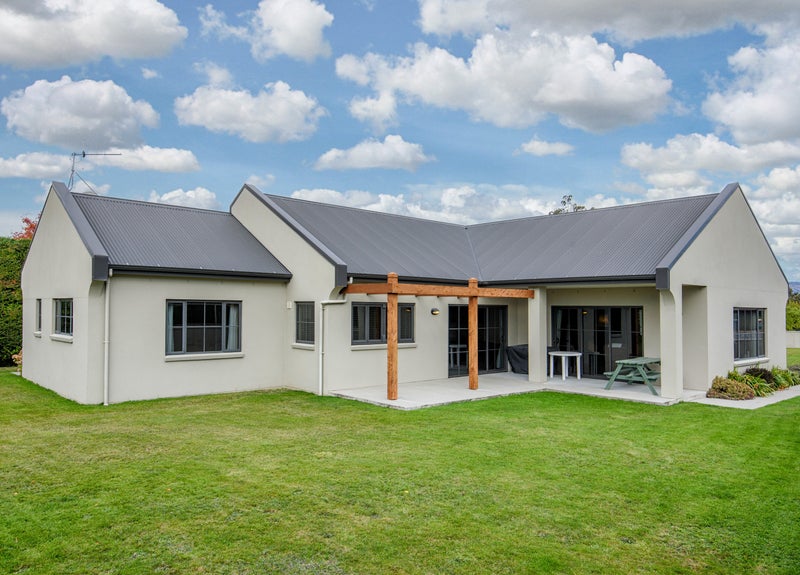 10 Elizabeth Street, Lake Hāwea - Carousel 1