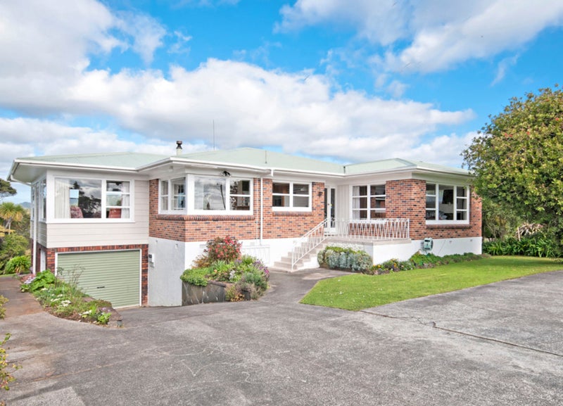 1066 Scenic Drive North, Swanson, Auckland - Carousel 1