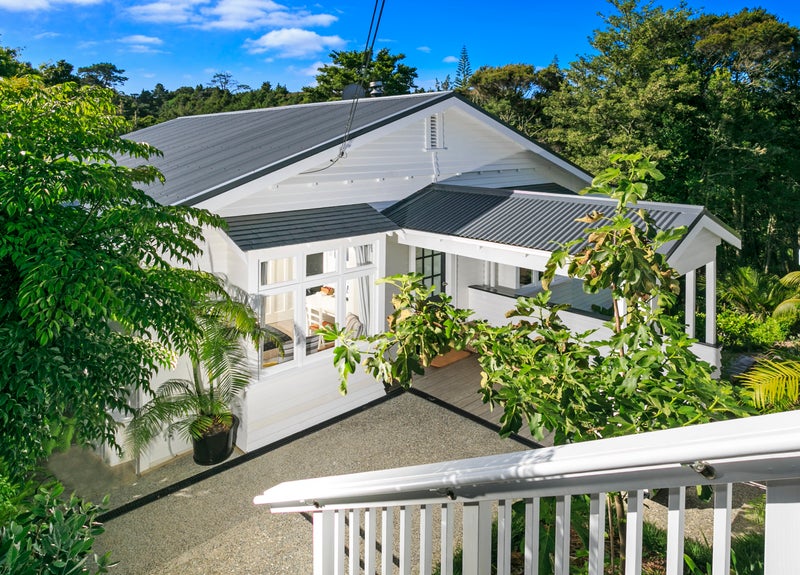 34 Le Roy Terrace, Birkenhead, Auckland  - Carousel 1