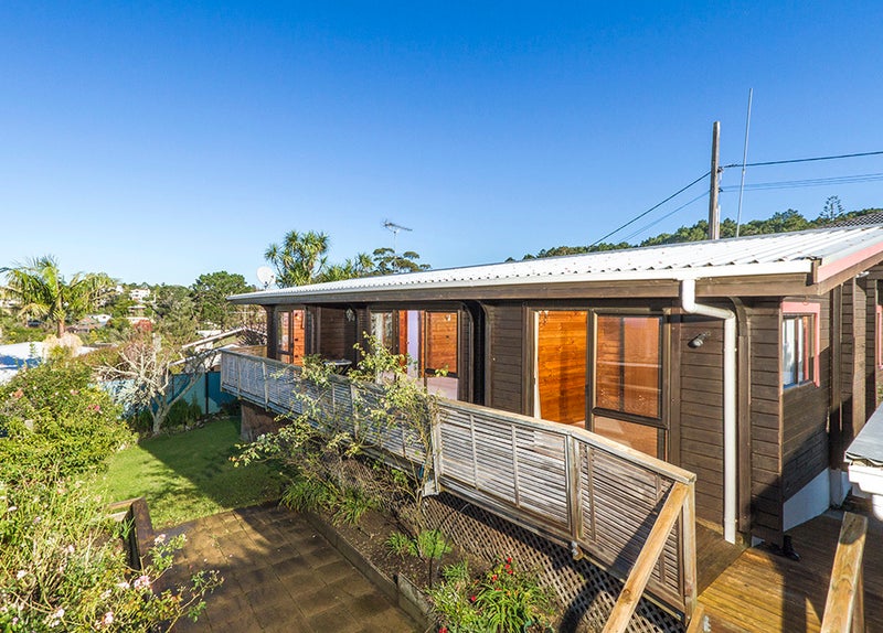2/46 Channel View Road, Campbells Bay, Auckland - Carousel 1