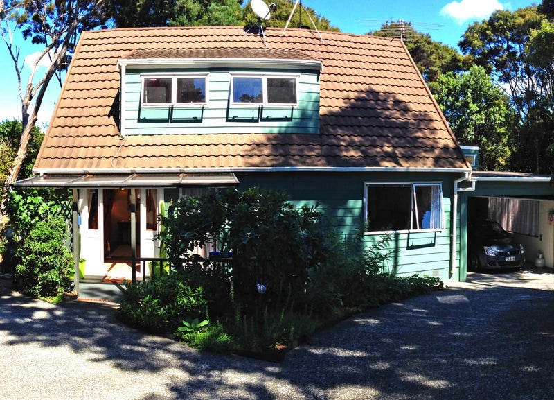 39 Hiwihau Place, Glenfield, Auckland - Carousel 1