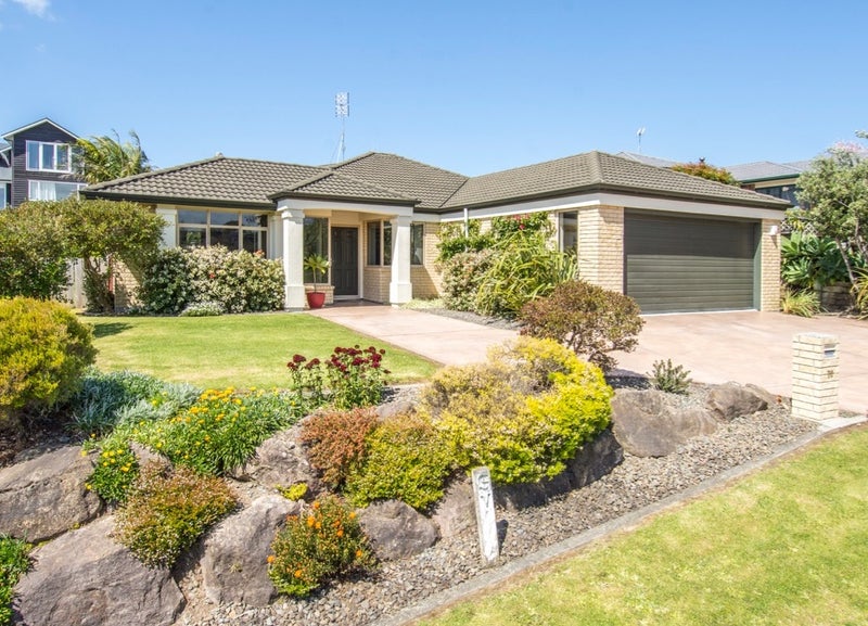 70 Sterling Gate Drive, Bethlehem, Tauranga - Carousel 1
