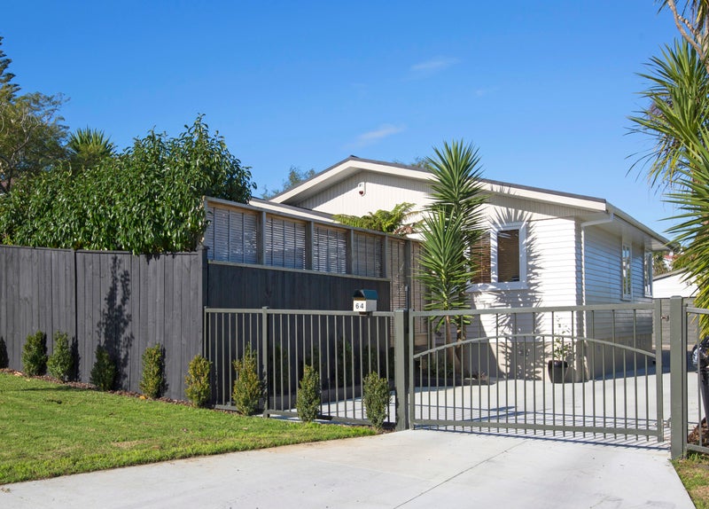 64 Patons Road, Howick, Auckland - Carousel 1