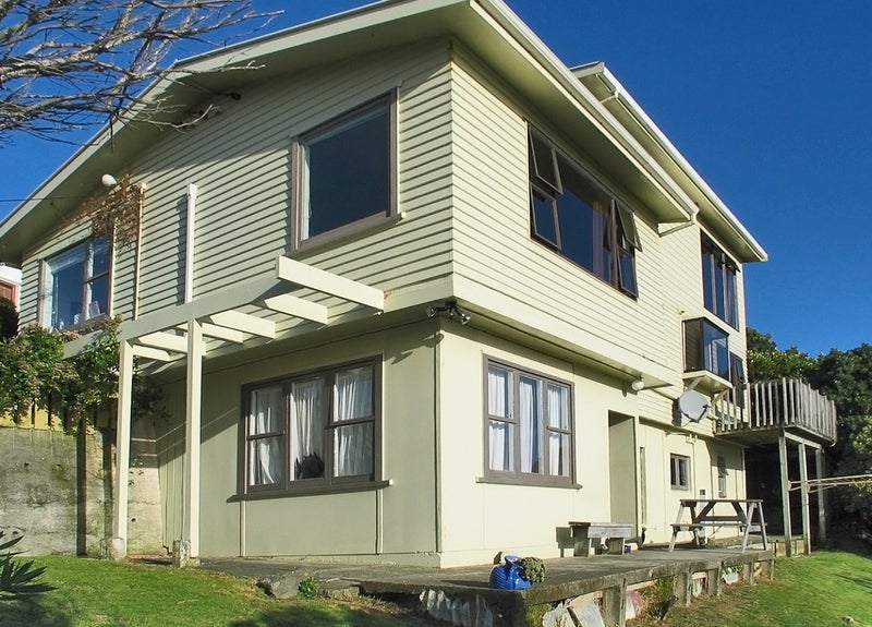 10 Kiriwai Road, Paremata, Porirua - Carousel 1