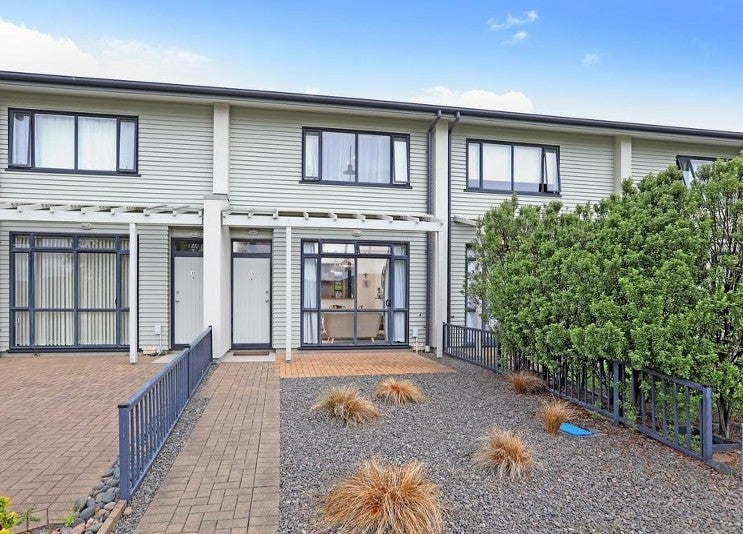 13/2 Armoy Drive, East Tamaki, Auckland - Carousel 1