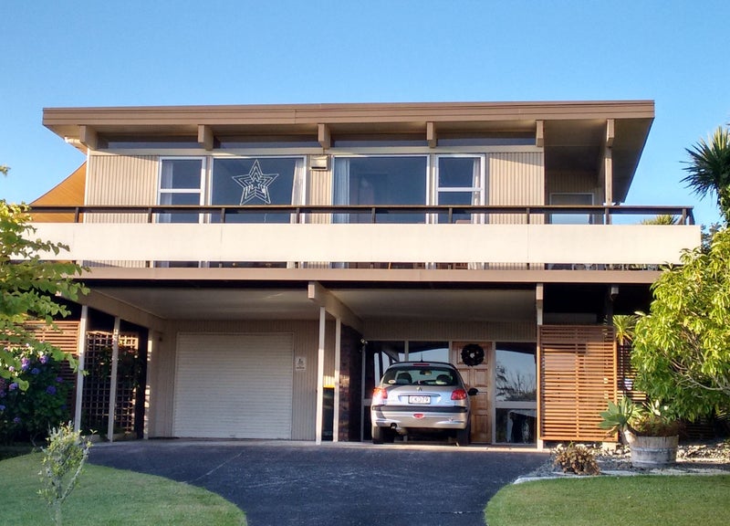 5 Christensen Place, Forrest Hill, Auckland - Carousel 1