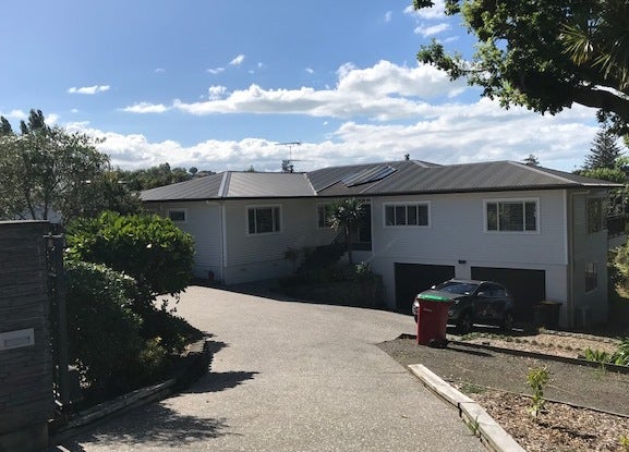 66 Selwyn Road, Cockle Bay, Auckland - Carousel 1