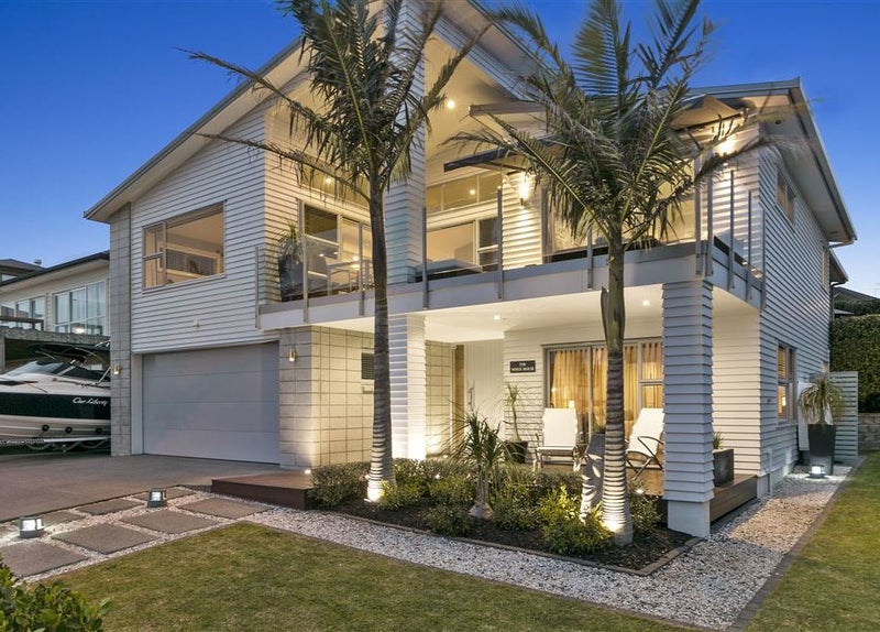 11 Liberty Crescent, Beachlands, Auckland - Carousel 1