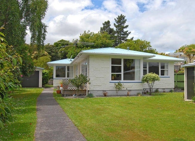 10 Whirinaki Crescent, Heretaunga, Upper Hutt - Carousel 1