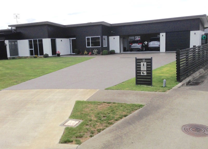 14 Doncaster Court, Awapuni, Palmerston North - Carousel 1