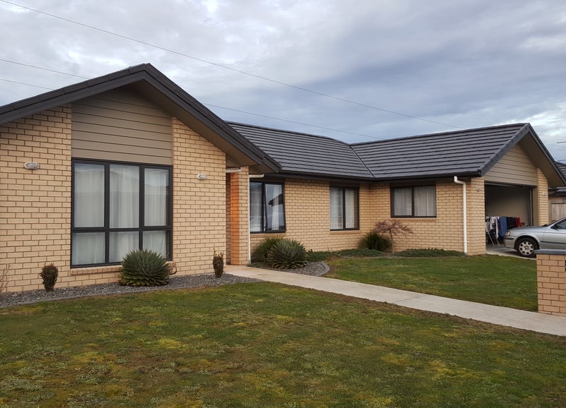 8 Briar Rose Court, Huntington, Hamilton - Carousel 1