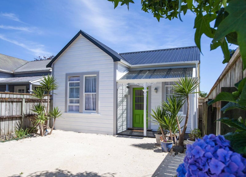 165 Lemon Street, Strandon, New Plymouth - Carousel 1