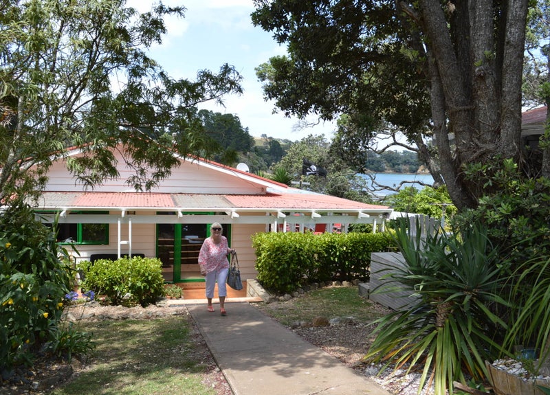 29 Mitchell Road, Surfdale, Waiheke Island - Carousel 1