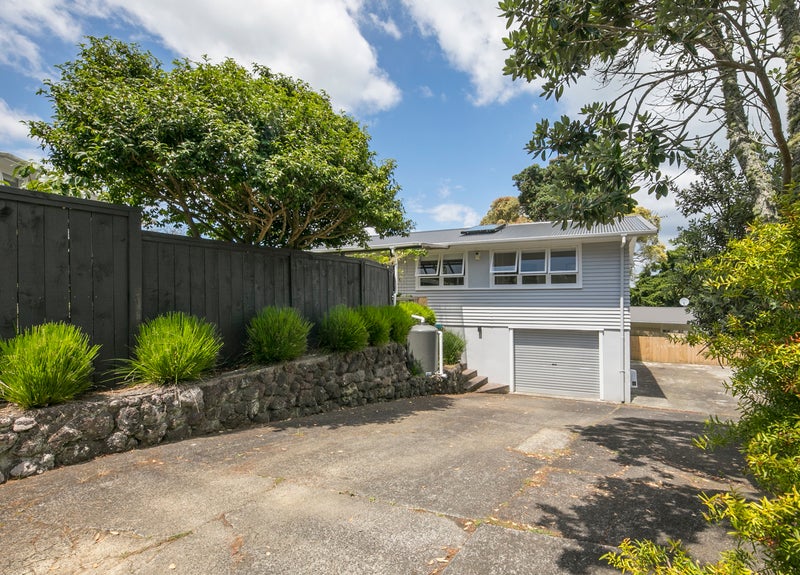 28 Lantana Road, Green Bay, Auckland - Carousel 1