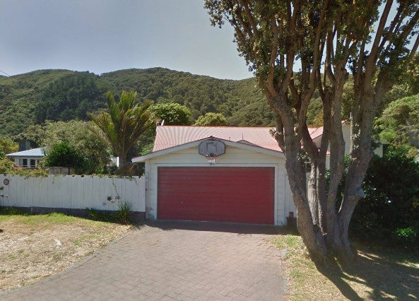 6 Maire Street, Eastbourne, Lower Hutt - Carousel 1