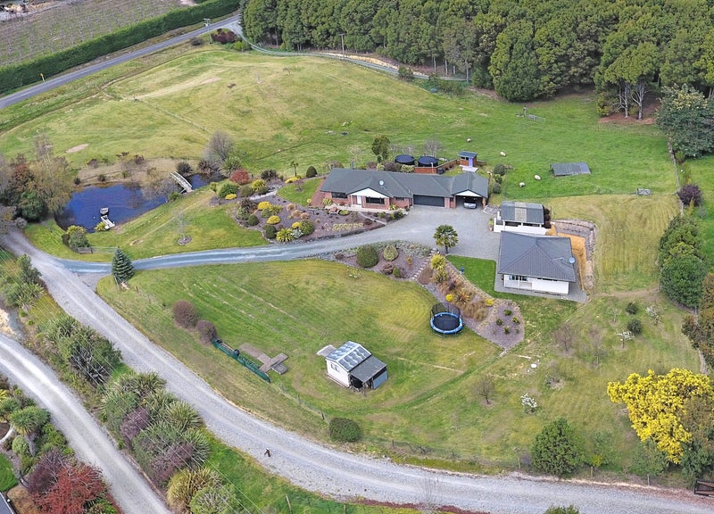 170 Nuttall Road, Upper Moutere - Carousel 1