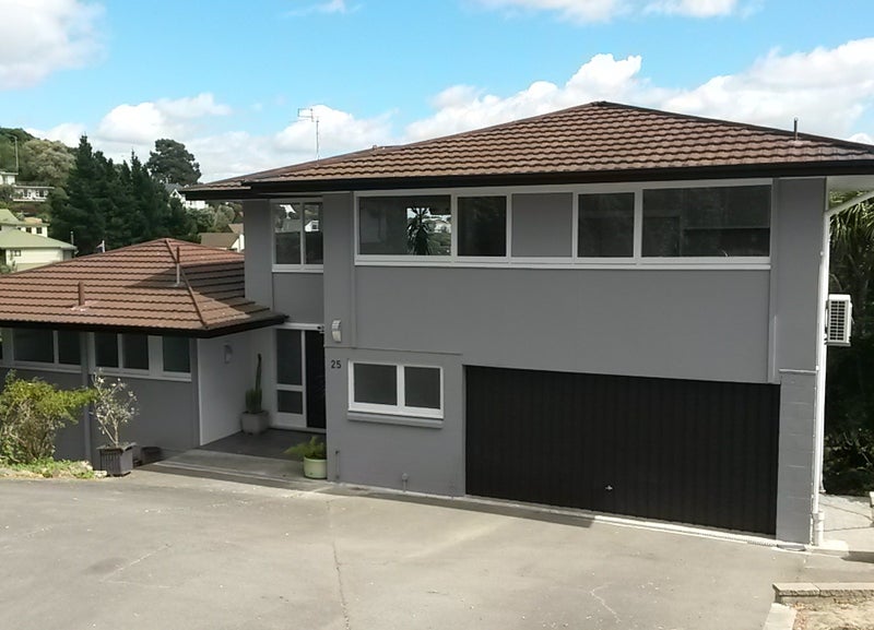 25 Takahe Drive, Cashmere, Christchurch - Carousel 1