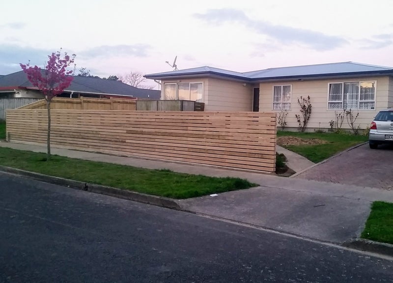 41 Rosedale Crescent, Cloverlea, Palmerston North - Carousel 1