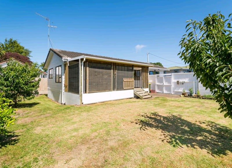 2/24 Tonar Street, Northcote, Auckland - Carousel 1