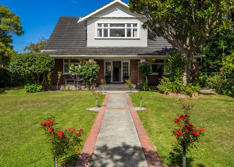 10 Massey Avenue, Woburn, Lower Hutt - Carousel 1