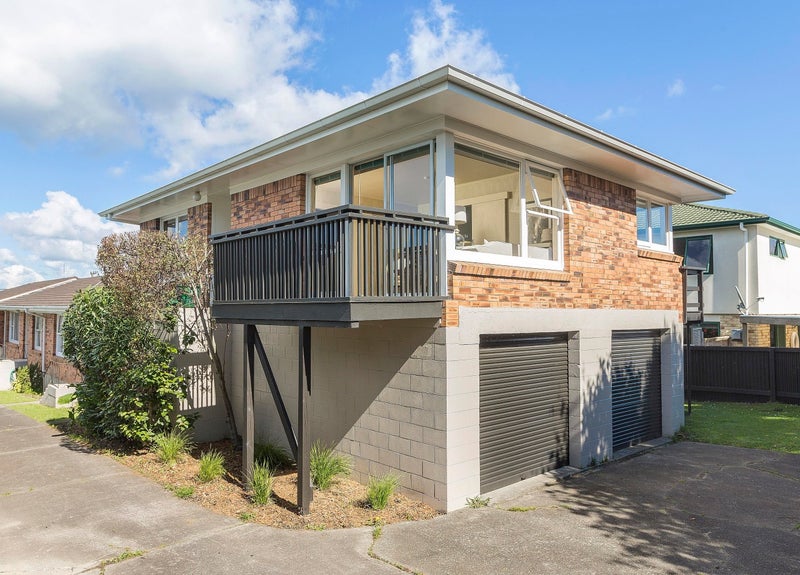 4/38 Old Lake Road, Narrow Neck, Auckland - Carousel 1