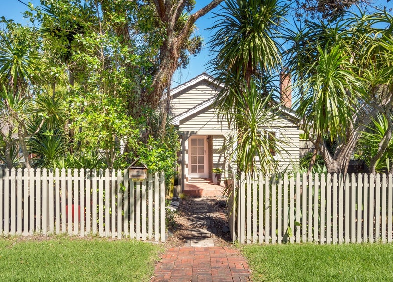 1/7 Brian Avenue, Forrest Hill, Auckland - Carousel 1