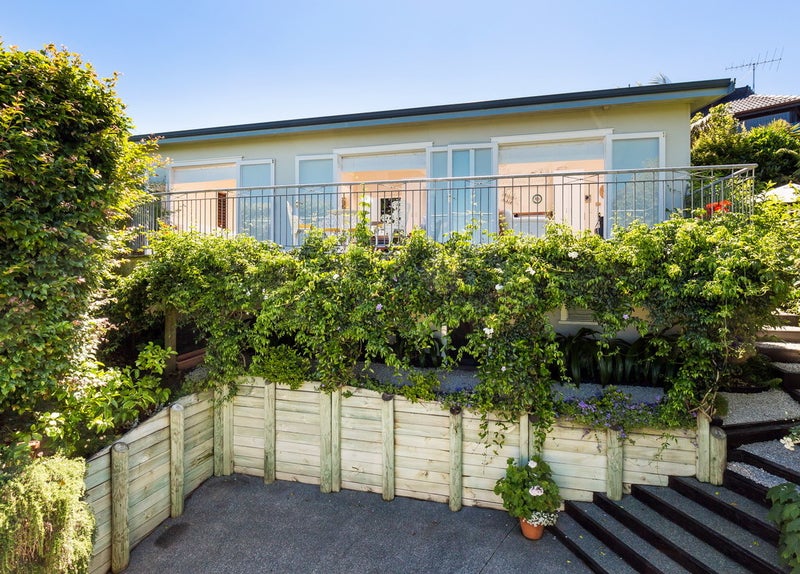 2/58 Beach Road, Castor Bay, Auckland - Carousel 1