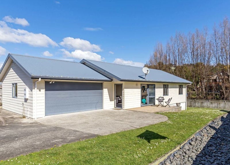 149 Brian CRESCENT, Stanmore bay, Auckland - Carousel 1