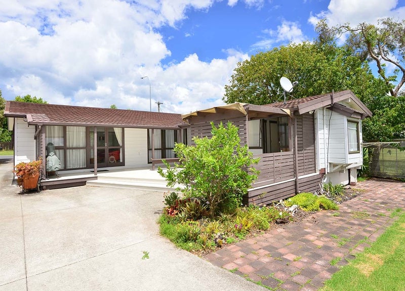 864 Whangaparaoa Road, Manly, Whangaparaoa - Carousel 1