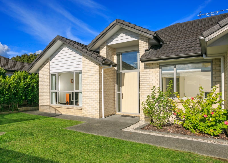 37 Northbrook Close, Greenhithe, Auckland - Carousel 1