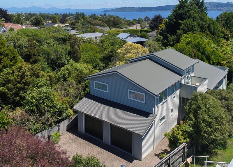 14 Arrowsmith Avenue, Waipahihi, Taupo - Carousel 1