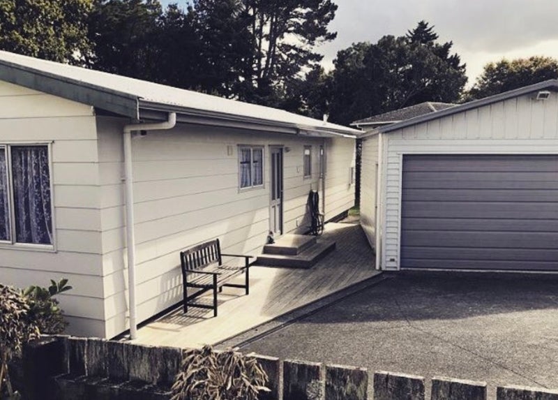 1/21 St Margaret Place, West Harbour, Auckland - Carousel 1