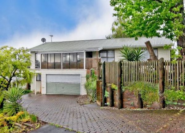 135 Tuhikaramea Road, Dinsdale, Hamilton - Carousel 1