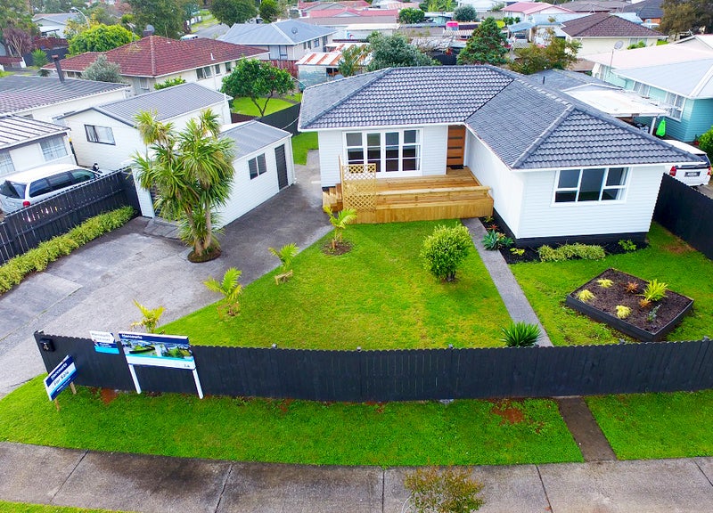 4 Jury Place, Favona, Auckland - Carousel 1