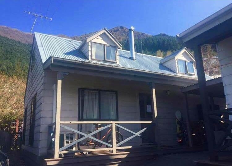 25B Watts Road, Fernhill, Queenstown - Carousel 1